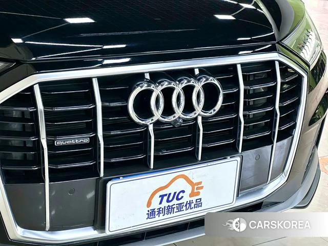 Audi Q7 2024 Черный из Китая, фото 4