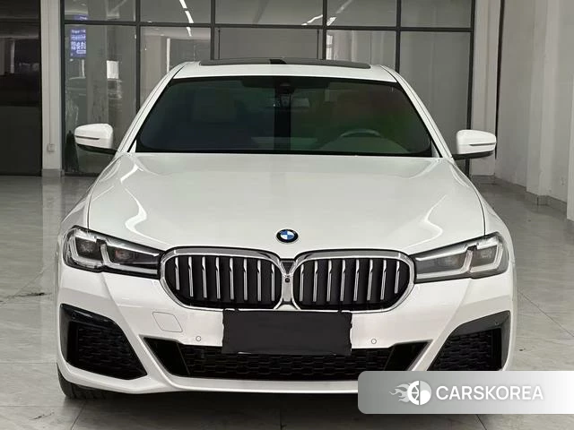 BMW 5 series 2022 Белый из Китая, фото 4