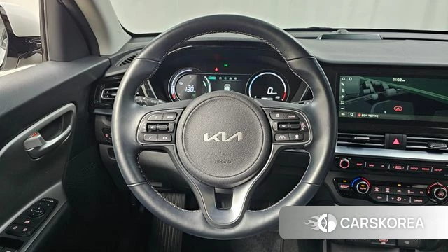 Kia Niro Plus 2023 Белый из Кореи, фото 4