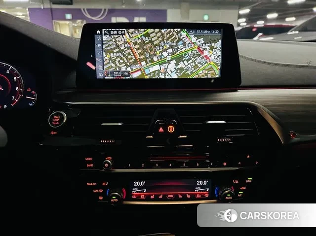 BMW 5 Series (G30) 2018 Белый из Кореи, фото 4