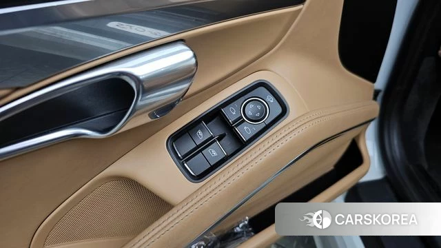 Porsche 718 Boxster 2018 Серебристо-серый из Кореи, фото 4