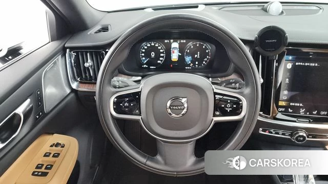 Volvo S60 3rd generation 2021 Белый из Кореи, фото 4