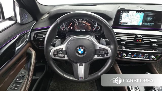 BMW 5 Series (G30) 2018 Белый из Кореи, фото 4