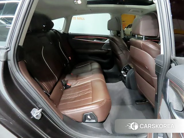 BMW 6 Series GT (G32) 2022 Черный из Кореи, фото 4
