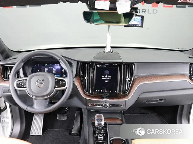Volvo XC60 second Generation 2025 Белый из Кореи, фото 4
