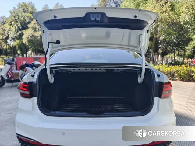 Volkswagen Lavida 2022 Белый из Китая, фото 4