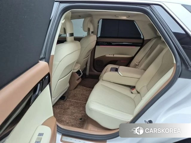 Hyundai Grandeur Hybrid (GN7) 2023 Белый из Кореи, фото 4