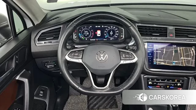 Volkswagen Tiguan Allspace 2024 Белый из Кореи, фото 4