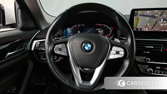 BMW 5 Series (G30) 2021 Белый из Кореи, фото 4