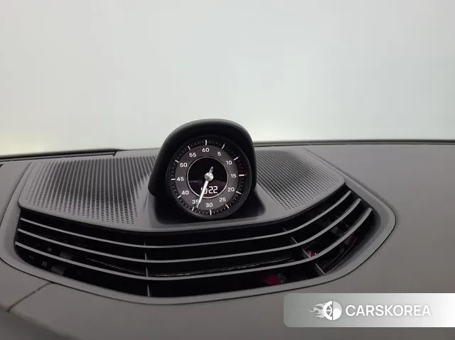 Porsche Taycan 2023 Жемчужный цвет из Кореи, фото 4