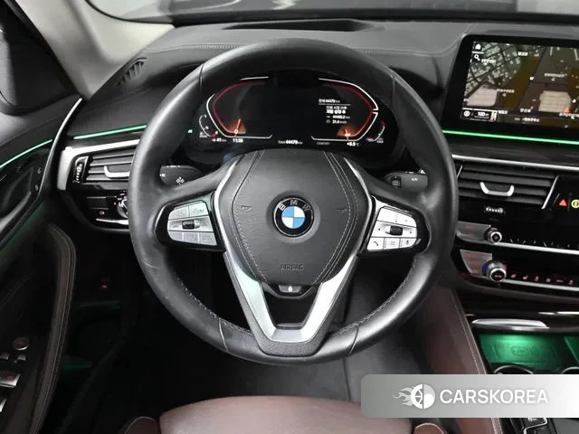 BMW 5 Series (G30) 2023 Черный из Кореи, фото 4