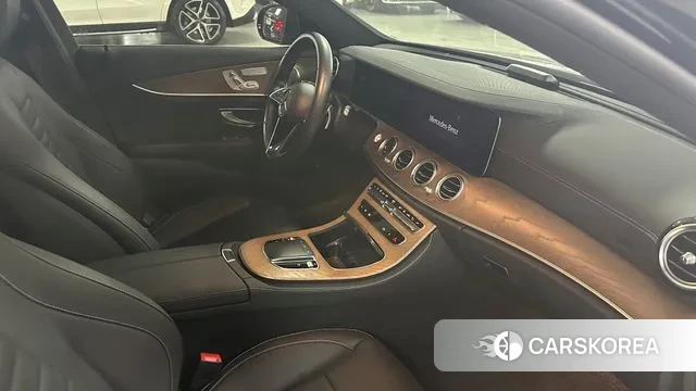 Mercedes-Benz E-Class W213 2021 Серый из Кореи, фото 4