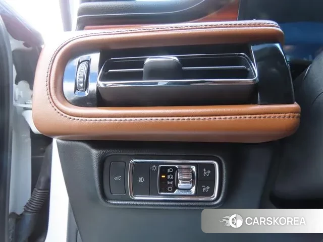 Lincoln Aviator 2nd generation 2021 Белый из Кореи, фото 4