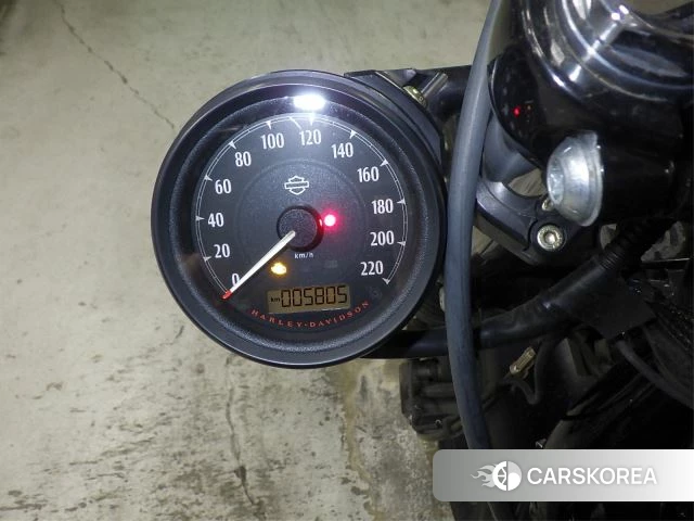 Проданный Harley-Davidson Sportster XL883N 2020 из Японии, фото 2