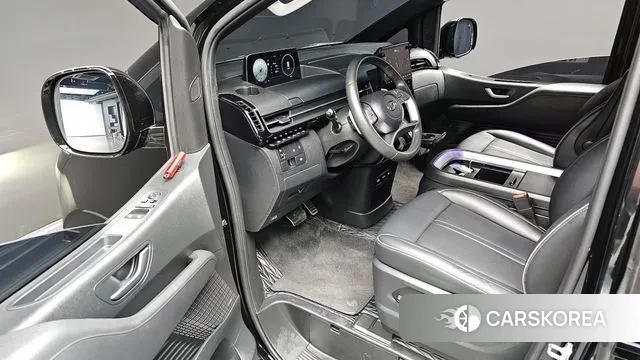 Hyundai Staria 2023 Черный из Кореи, фото 4