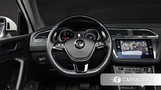 Volkswagen Tiguan second Generation 2019 Белый из Кореи, фото 4