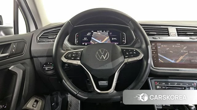 Volkswagen Tiguan second Generation 2022 Белый из Кореи, фото 4