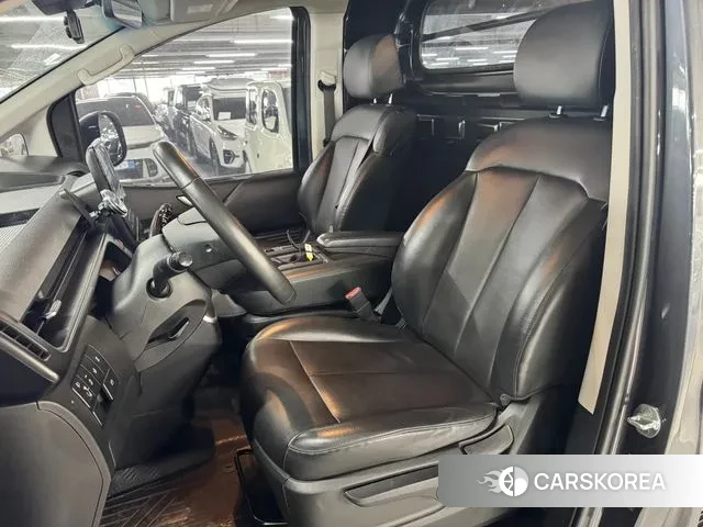 Hyundai Staria 2022 Серый из Кореи, фото 4