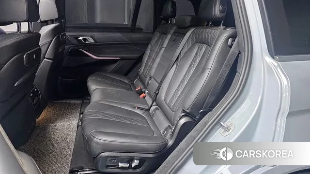 BMW X7 (G07) 2024 Серебристо-серый из Кореи, фото 4