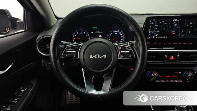 Kia The New K3 2nd generation 2023 Белый из Кореи, фото 4