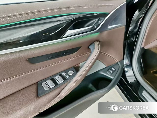 BMW 5 series 2024 Черный из Китая, фото 4