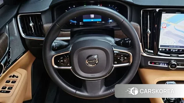 Volvo V90 Cross-Country 2023 Белый из Кореи, фото 4