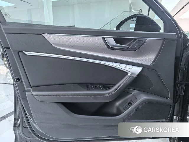 Audi A6L 2021 Черный из Китая, фото 4