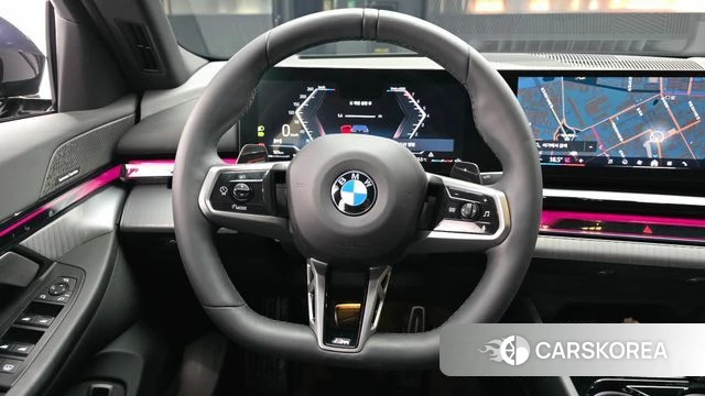 BMW 5 Series (G60) 2025 Черный из Кореи, фото 4