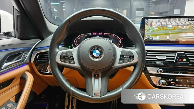 BMW 5 Series (G30) 2023 Белый из Кореи, фото 4