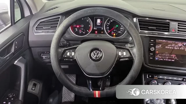 Volkswagen Tiguan second Generation 2020 Белый из Кореи, фото 4