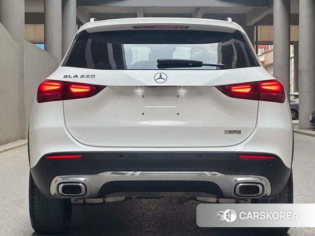 Mercedes-Benz GLA 2024 Белый из Китая, фото 4