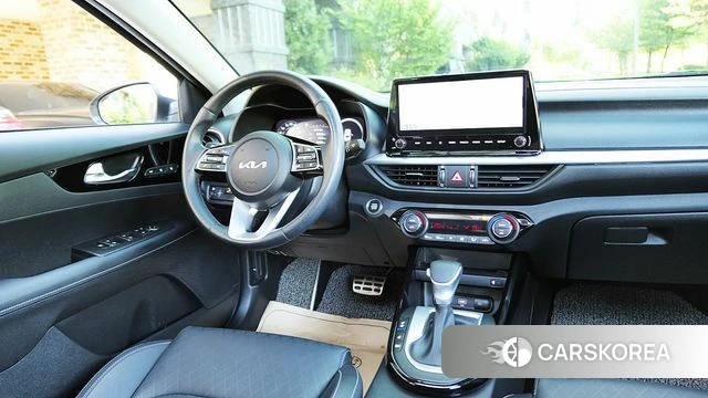 Kia The New K3 2nd generation 2023 Белый из Кореи, фото 4