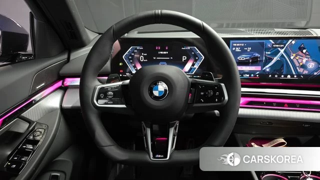 BMW 5 Series (G60) 2025 Черный из Кореи, фото 4