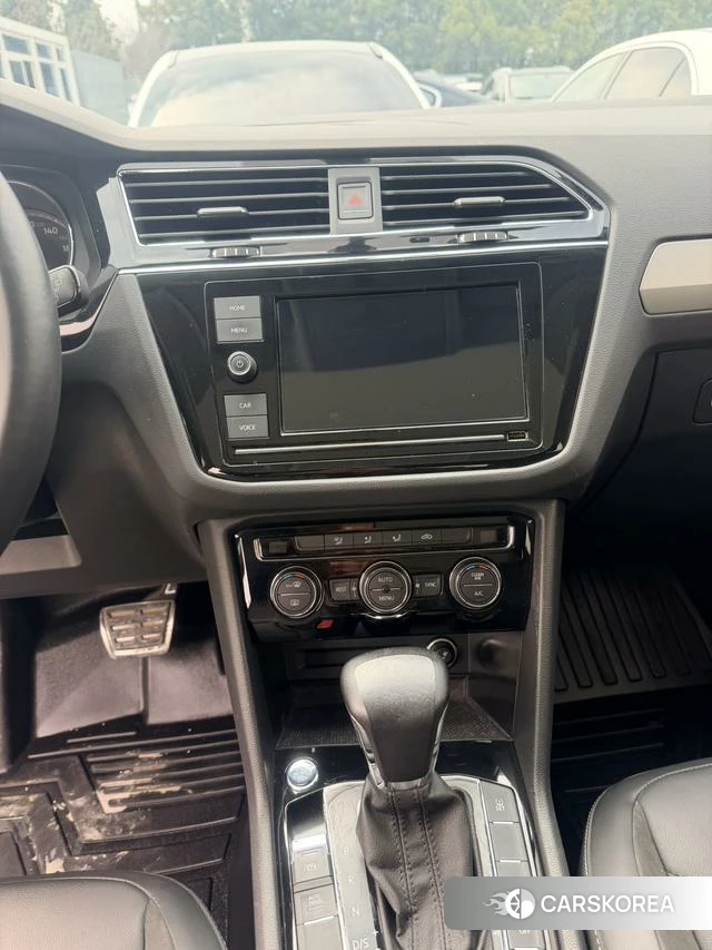 Volkswagen Tiguan L 2019 Серебристо-серый из Китая, фото 4