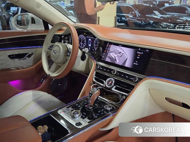 Bentley Flying Spur 3rd Generation 2022 Белый из Кореи, фото 4