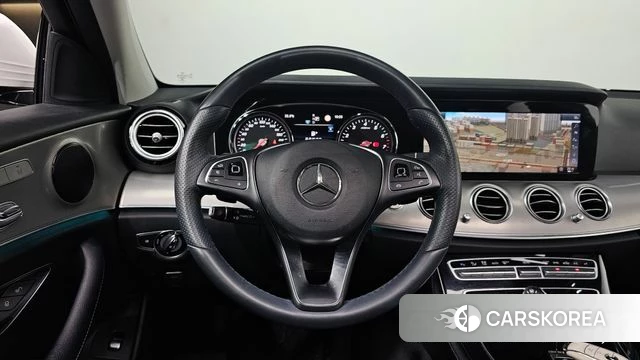 Mercedes-Benz E-Class W213 2018 Белый из Кореи, фото 4