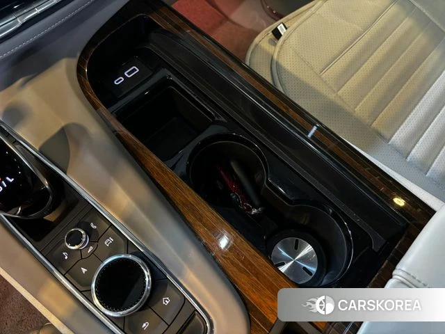 Cadillac Escalade 5th Generation 2021 Белый из Кореи, фото 4