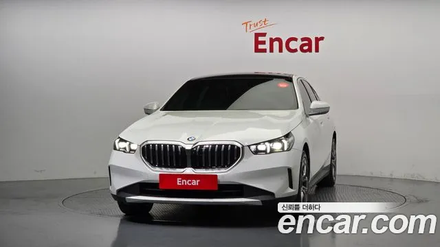 BMW 5 Series (G60) 2024 Белый из Кореи, фото 4