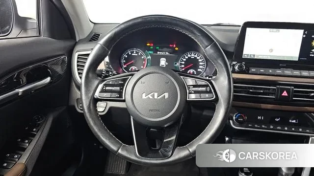 Kia Seltos 2022 Белый из Кореи, фото 4