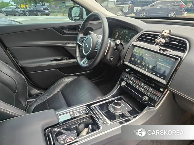 Jaguar XE 2019 Белый из Кореи, фото 4
