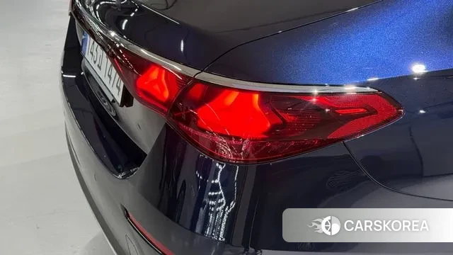 Mercedes-Benz E-Class W214 2024 Черный из Кореи, фото 4