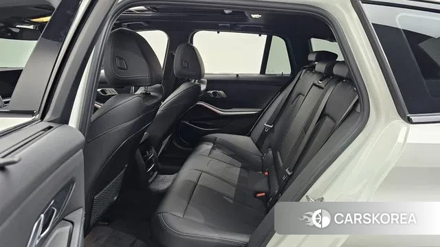 BMW 3 Series (G20) 2023 Белый из Кореи, фото 4