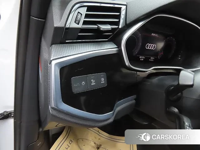 Audi Q3 (F3) 2020 Белый из Кореи, фото 4