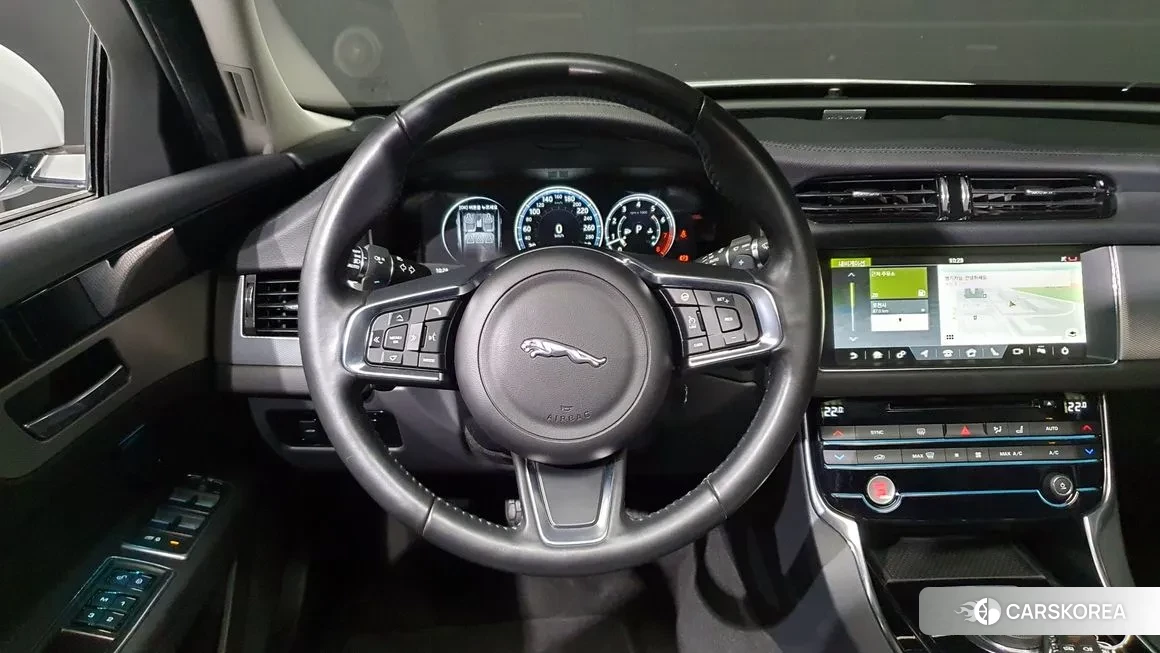 Jaguar XF (X260) 2018 Белый из Кореи, фото 4