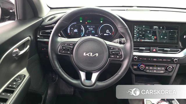 Kia Niro Plus 2023 Черный из Кореи, фото 4