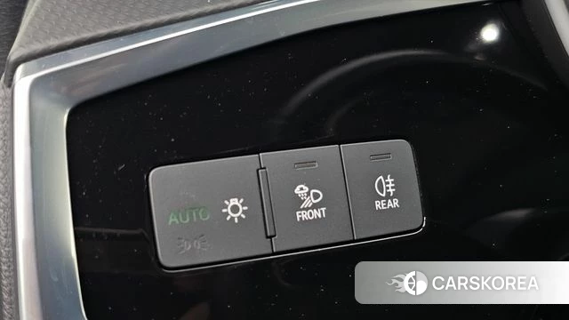 Audi Q3 (F3) 2023 Белый из Кореи, фото 4