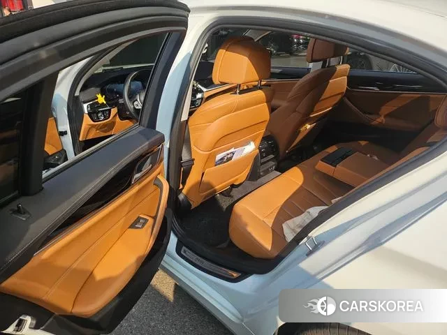 BMW 5 Series (G30) 2021 Белый из Кореи, фото 4