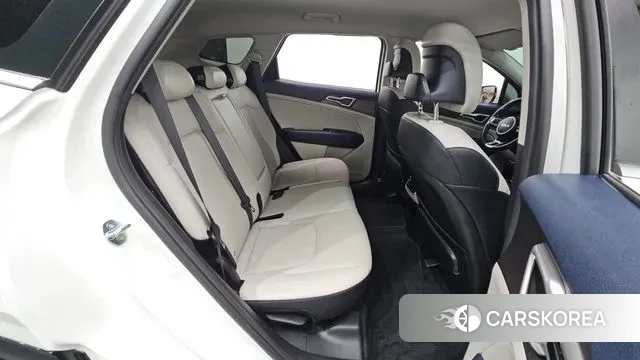 Kia Sportage 5th Generation 2023 Белый из Кореи, фото 4