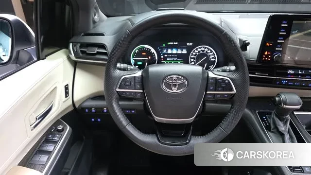 Toyota Sienna 4th Generation 2021 Белый из Кореи, фото 4