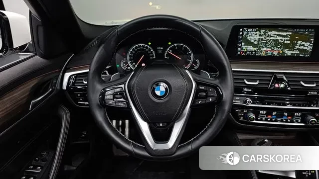 BMW 5 Series (G30) 2018 Белый из Кореи, фото 4